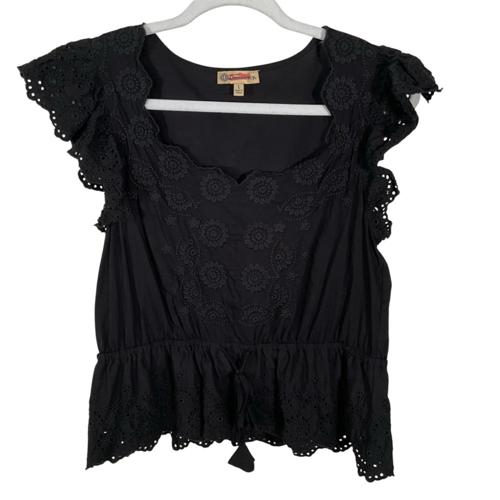 Democracy Women’s Black Lace Cap Sleeve With Ruffles Blouse. Size L